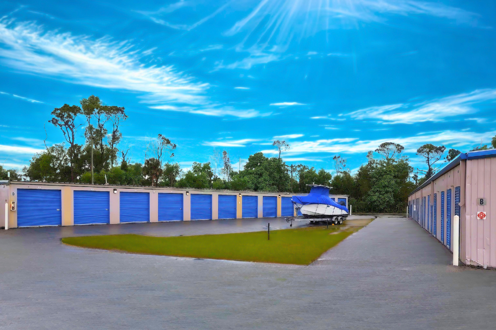 Self storage in FL 33956 with boat parking